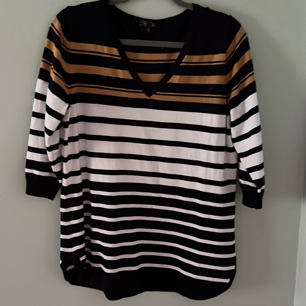 Striped 3Q sleeve sweater